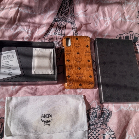 MCM used phone case - Picture 5 of 5